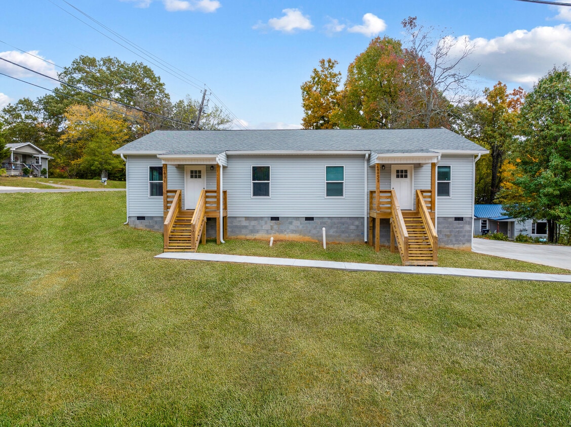 Primary Photo - 6900 Seaver Dr NW