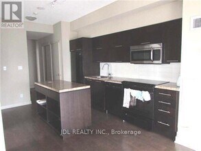 Building Photo - 126 Simcoe St