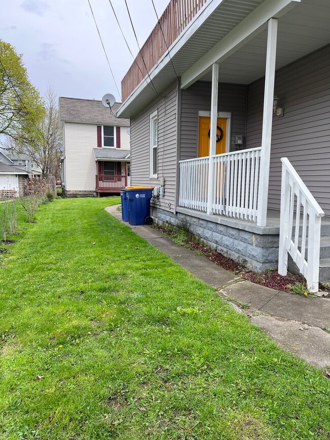 Foto del edificio - Charming Two-Bedroom Home Awaits!