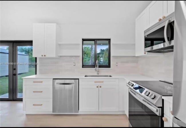 Building Photo - 10680 SW 146th St