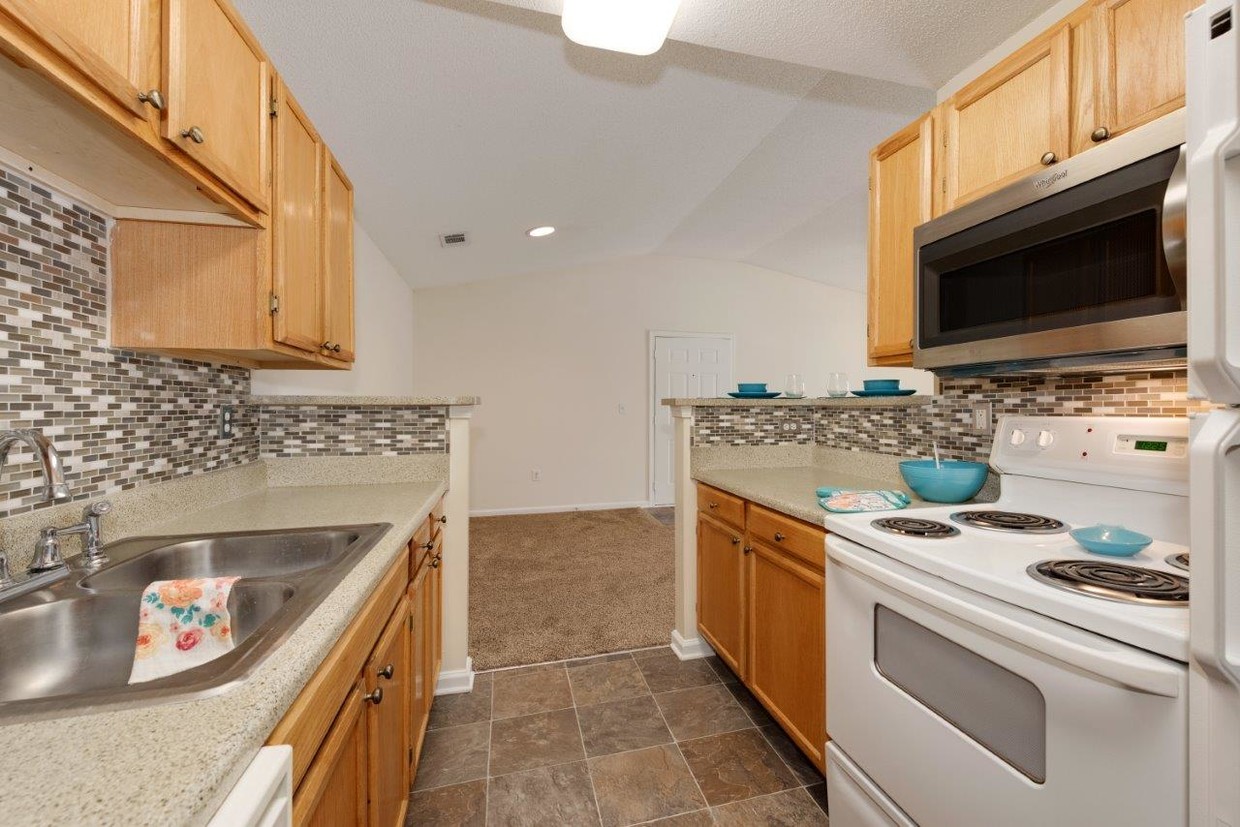 Foto principal - Forest Oaks Apartment Homes