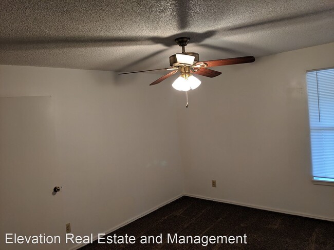 Building Photo - 1 br, 1 bath Apartment - 650 W. Poplar Street