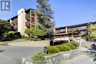 Building Photo - 9857-9857 Manchester Dr