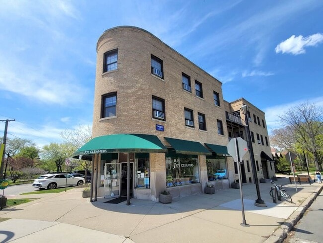 Building Photo - 730 Judson Ave