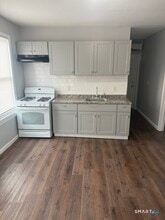 Building Photo - 1347 Pembroke St