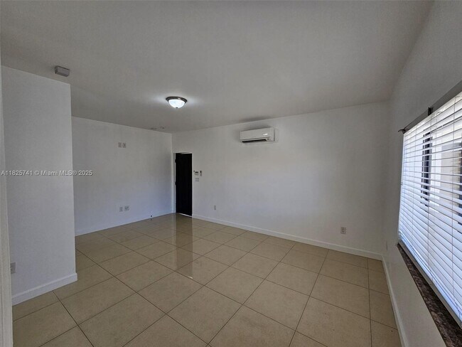 Foto del edificio - 4752 SW 2nd Terrace