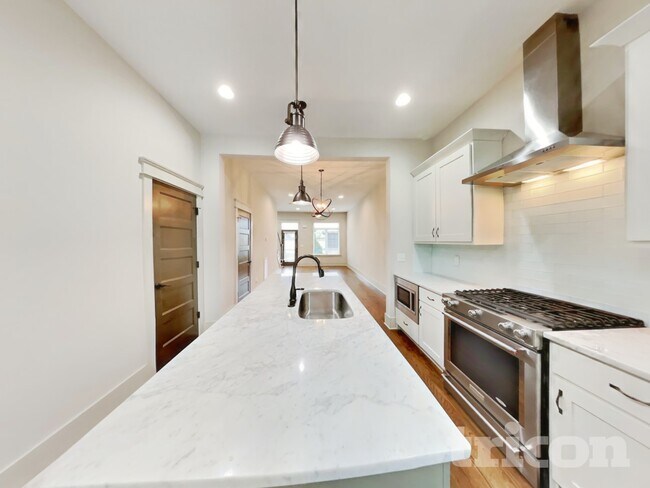 Foto del edificio - 6813 Charlotte Pike