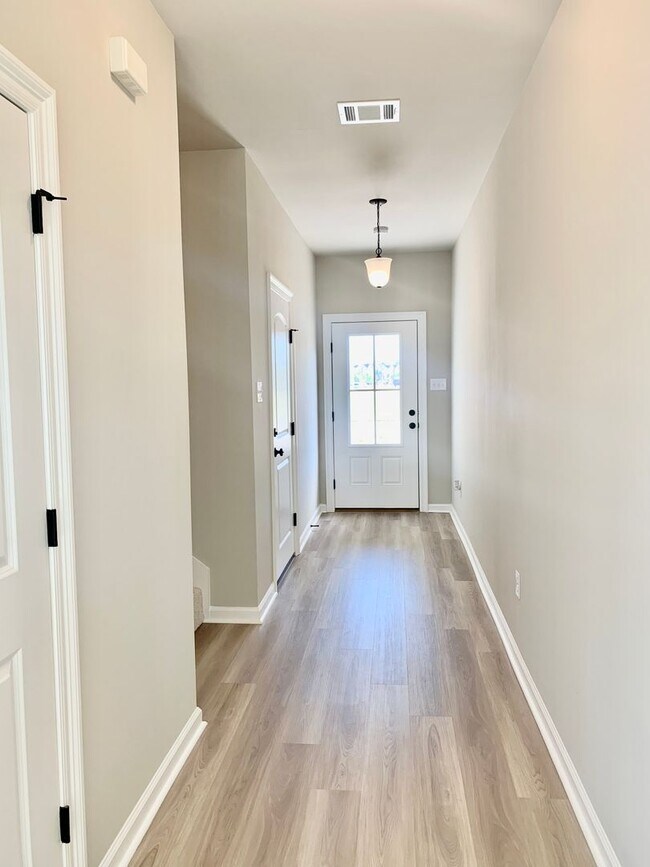 Building Photo - 3BD/2.5BA New Construction Townhouse close...
