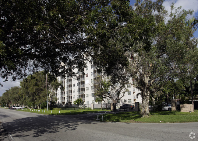 Building Photo - Harbor Pointe