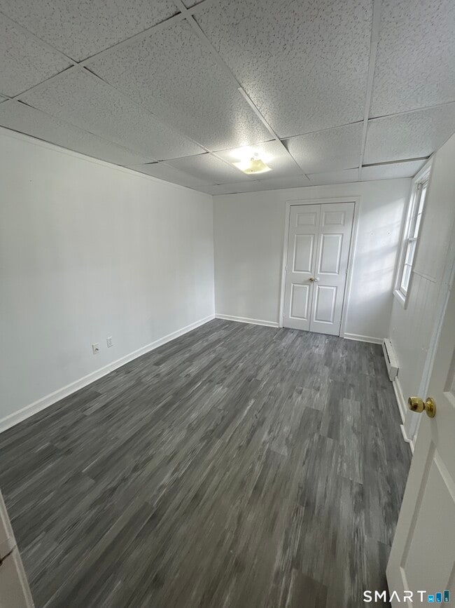 Building Photo - 166 Main St