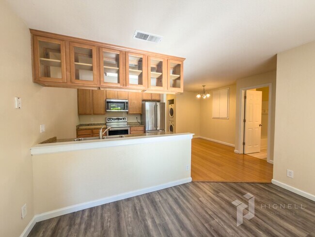 Foto del edificio - Gated Community, 3 Bed Condo!