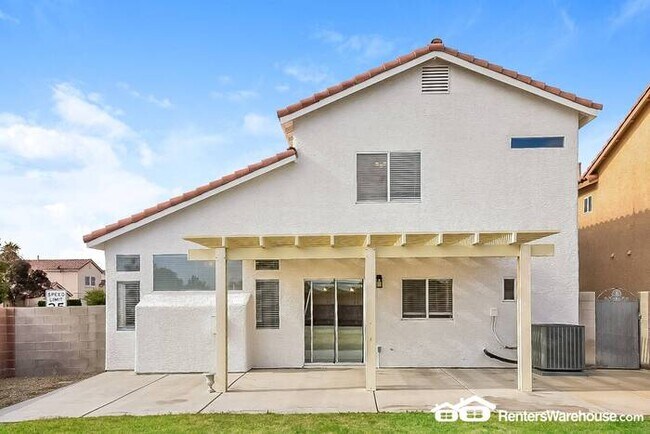 Building Photo - New remodeled home with large backyard wit...