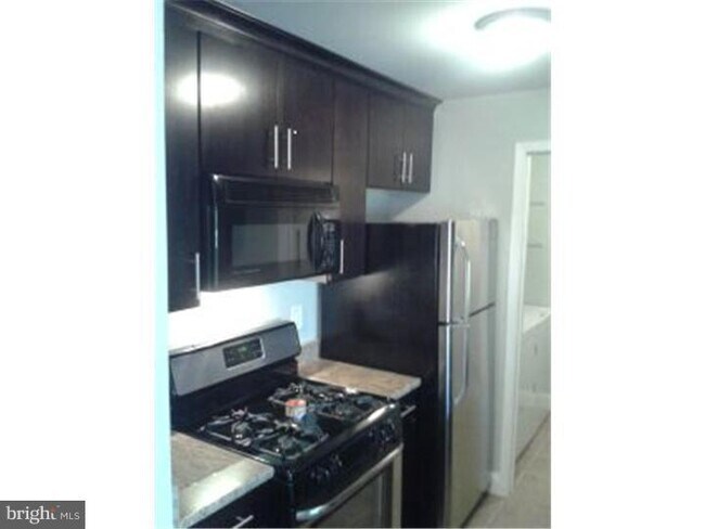Foto del edificio - 701 Thornton Ct