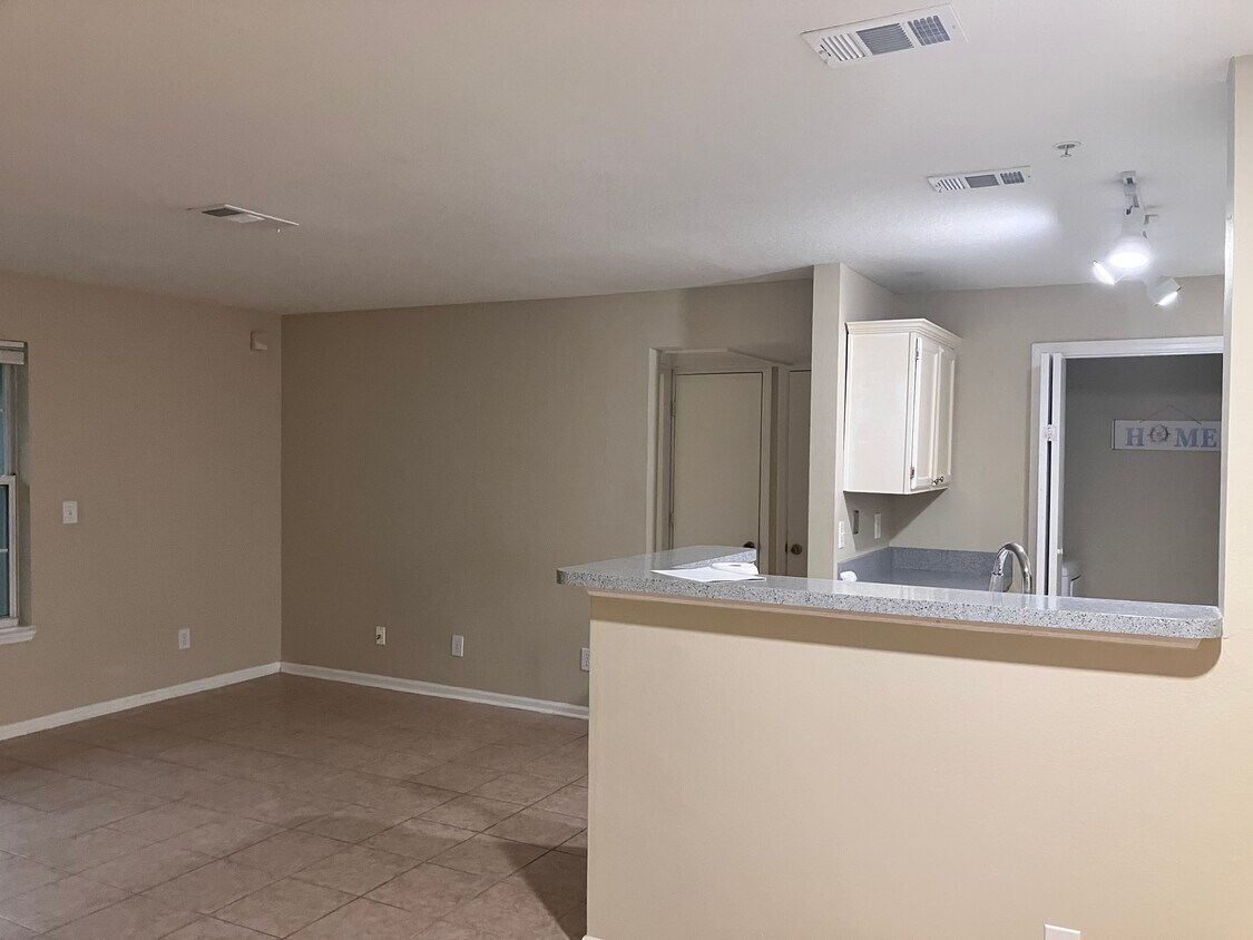 Foto del edificio - 7701 Timberlin Park Blvd