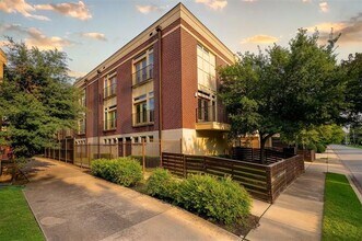 Building Photo - 5711 Ross Ave