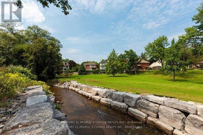 Building Photo - 3242 Shelburne Pl