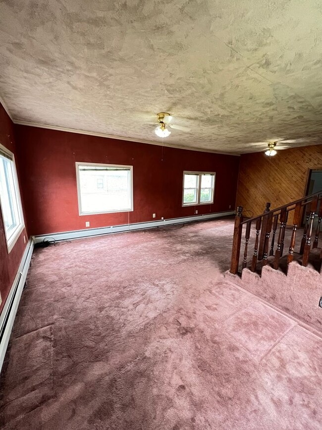 Building Photo - AVAILABLE JUNE - Large 3 Bedroom, 2 Bathroom Home in Billings Park