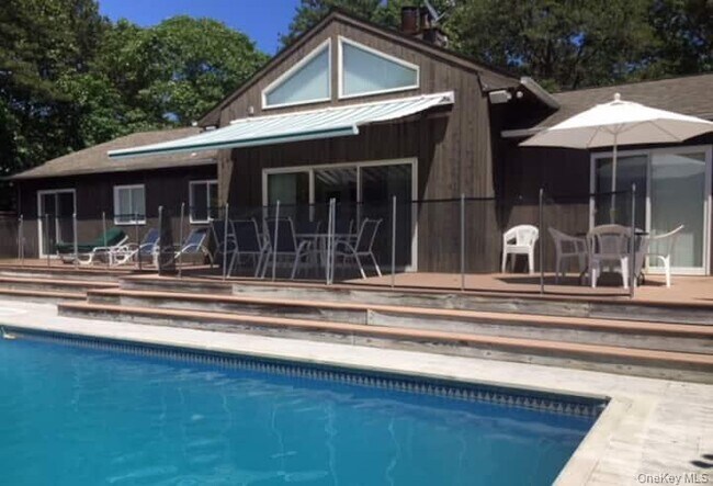 Foto del edificio - 7 Clay Pit Rd