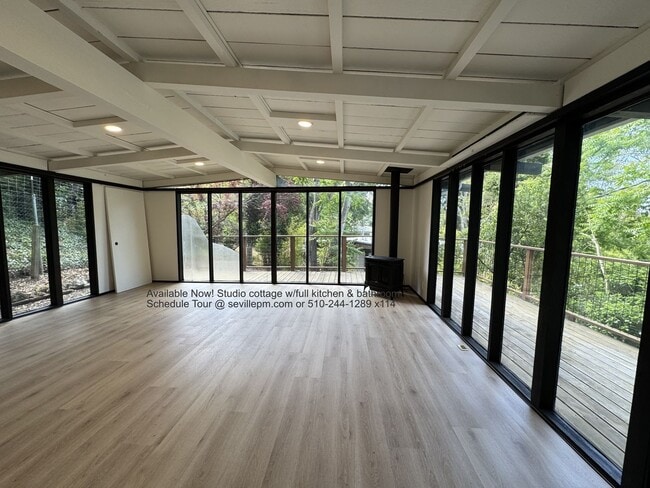 Building Photo - A KENSINGTON HILLS UNIQUE SERENE STUDIO Co...