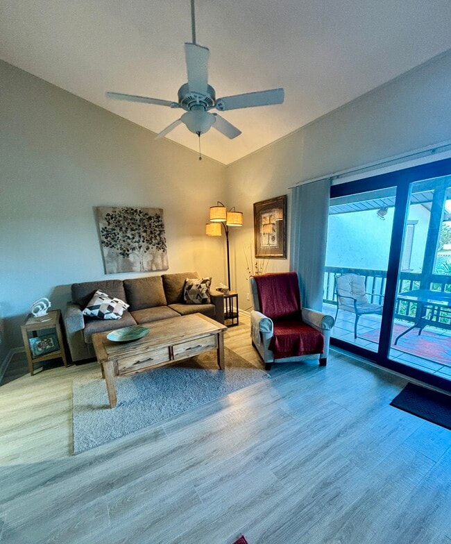 Foto del edificio - 511 Plaza Seville Ct
