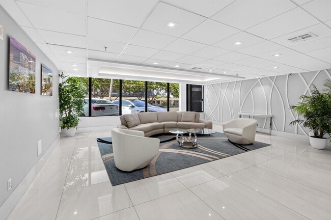 Building Photo - 3115 S Ocean Blvd