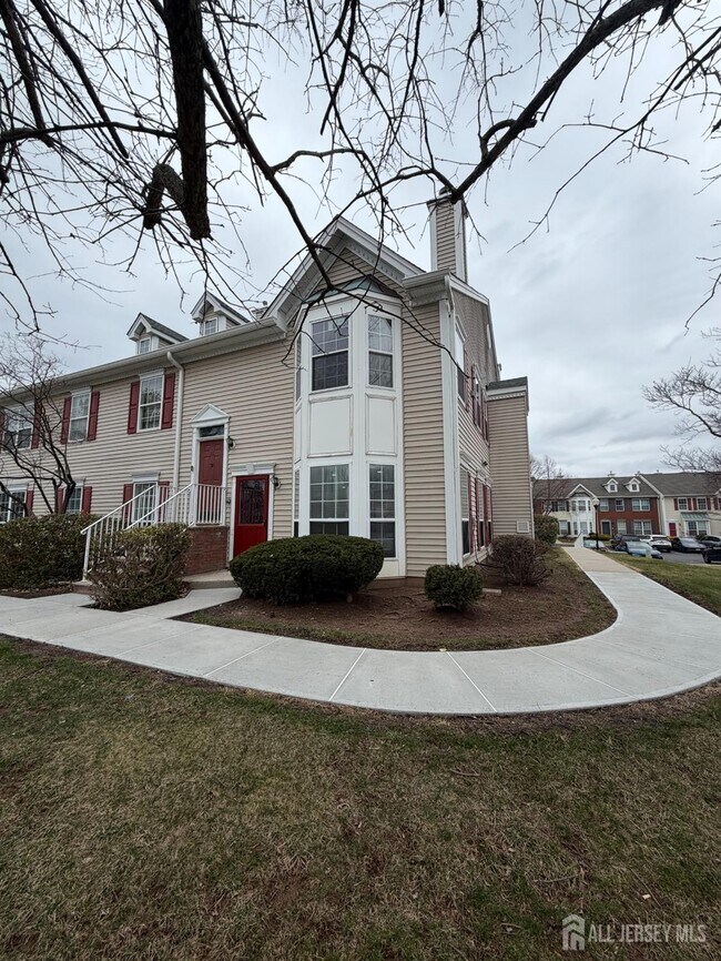 Foto del edificio - 32 Columbus Dr