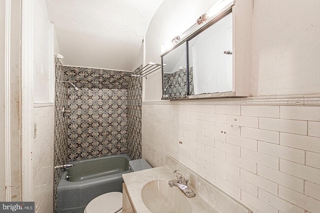Building Photo - 229 S 22nd St