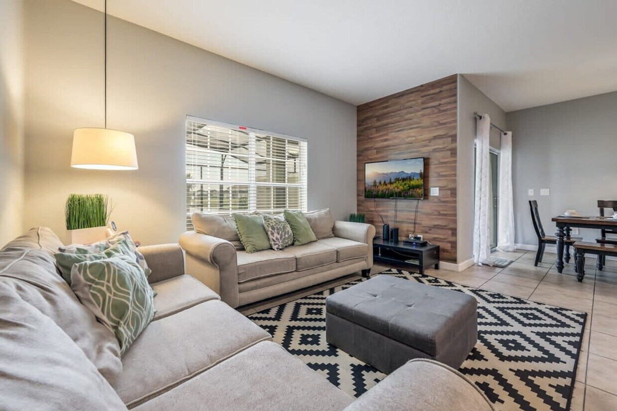 Foto principal - 4786 Clock Tower Dr