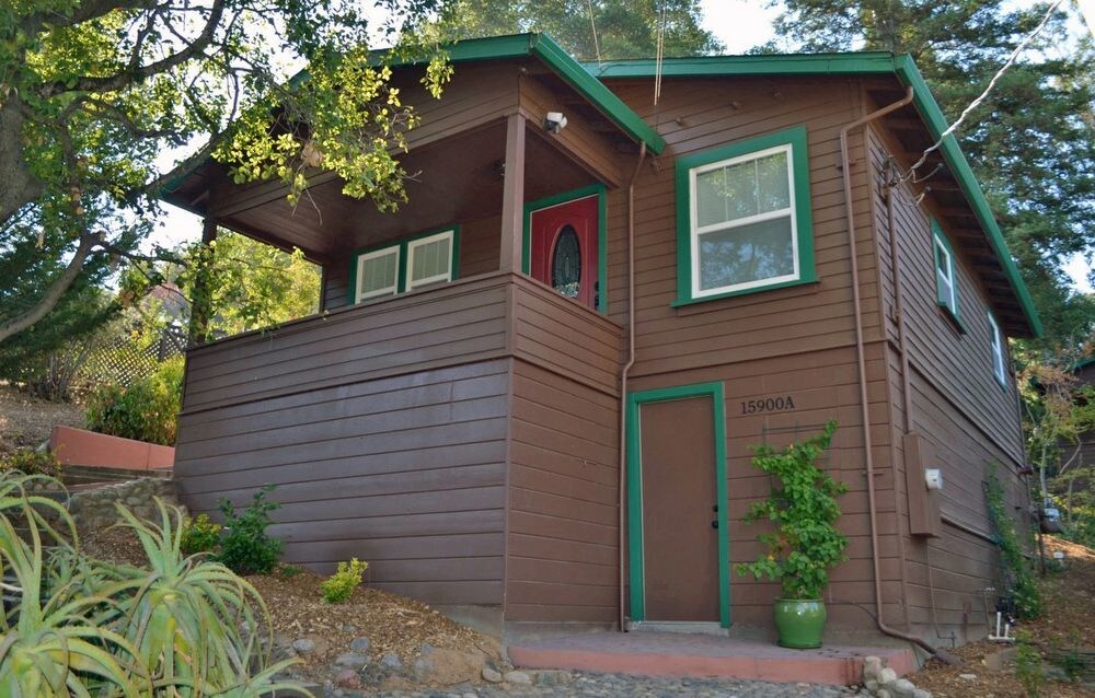 Foto principal - 15900 Matilija Dr