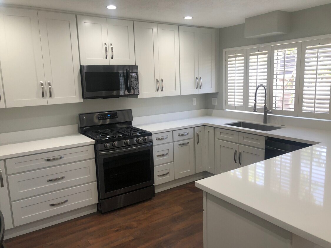 Foto principal - 20950 Oxnard St