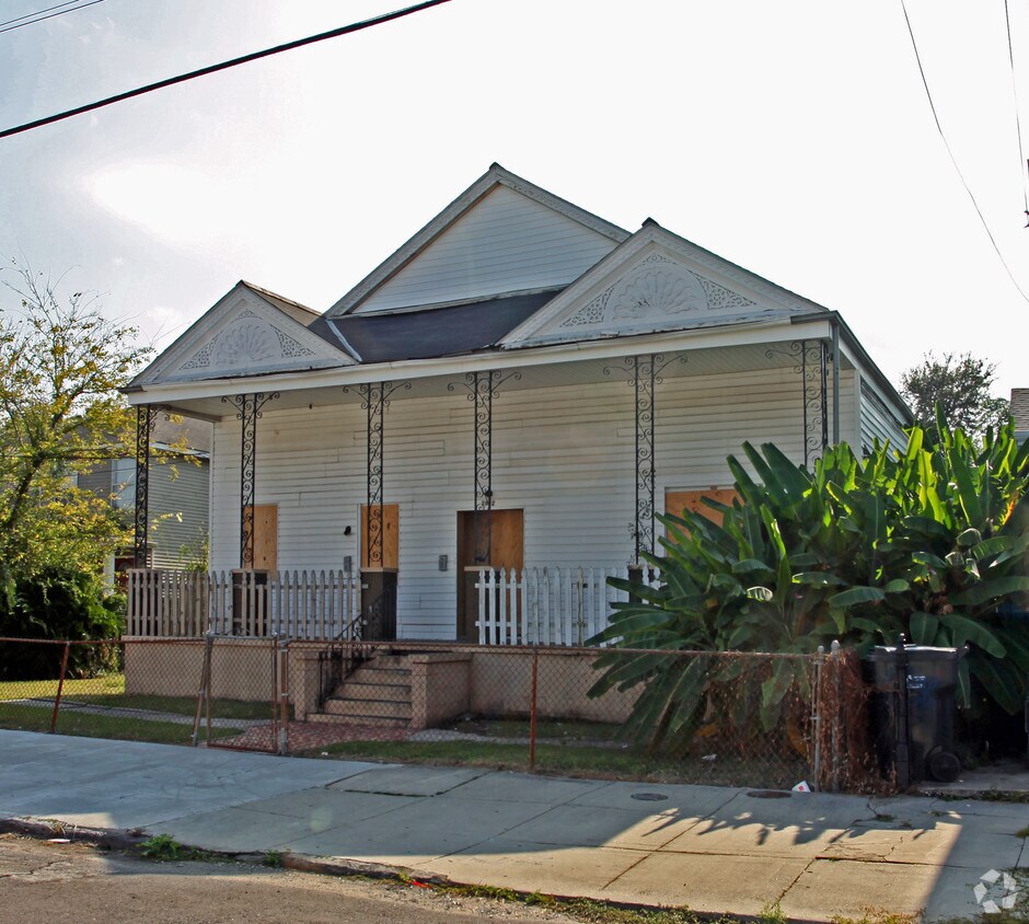 Foto del edificio - 2642 Dumaine St