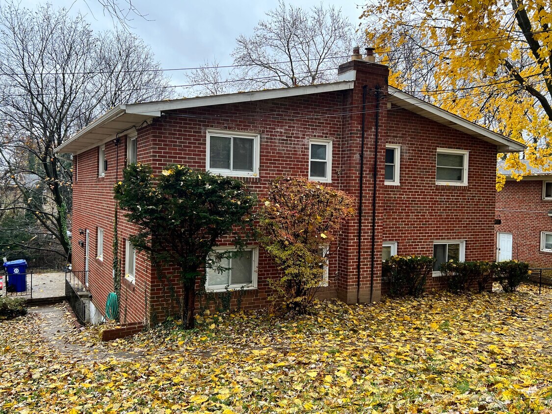 Primary Photo - 6413 Ridgeview Ave