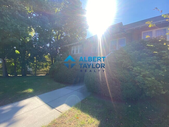 Foto del edificio - 200 Commonwealth Ave