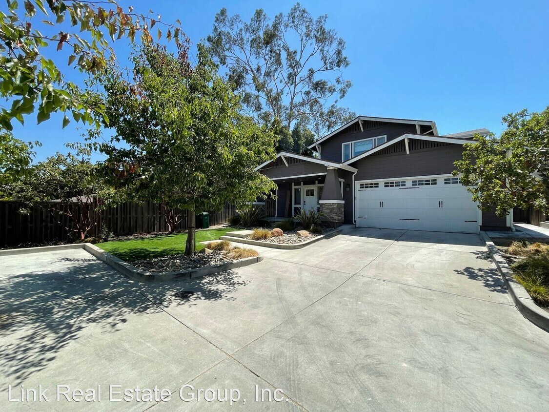 4 br, 2.5 bath House 243 Foothill Blvd House Rental in San Luis