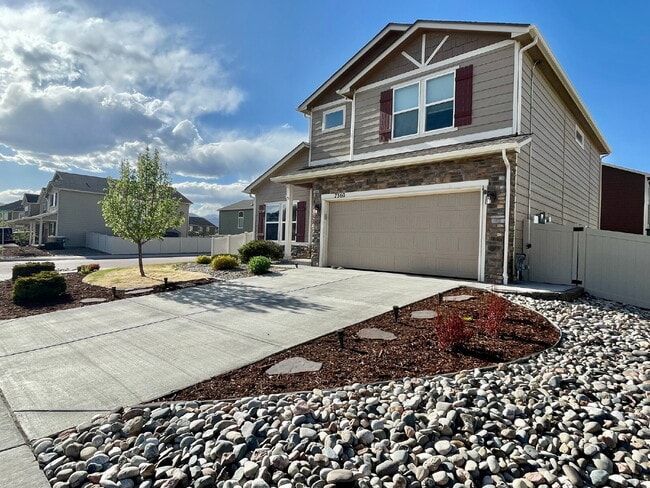Foto del edificio - Charming Corner-Lot Home with Office, Fire Pit and Solar Panels on Primavera Lane, Fountain, CO!
