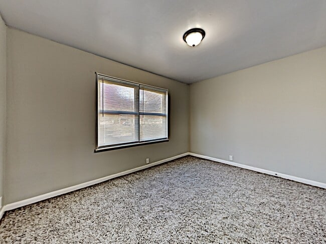 Building Photo - Maple Valley Apartments