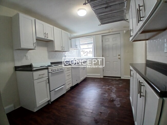 Building Photo - 7 Mt Hood Rd