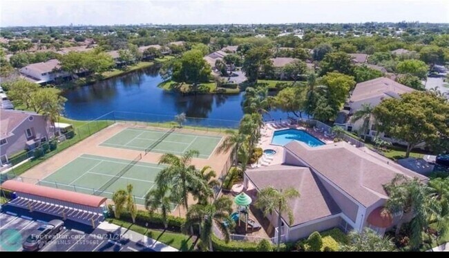 Building Photo - 2149 Discovery Cir W