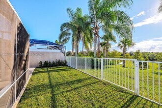 Building Photo - 10733 SW Elsinore Dr