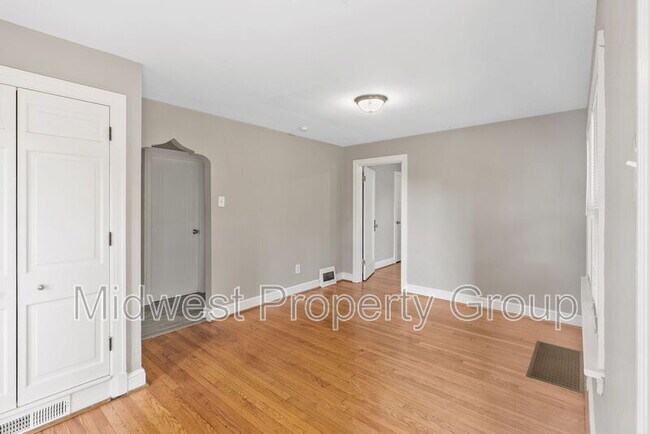 Building Photo - 8905 Apache Ln