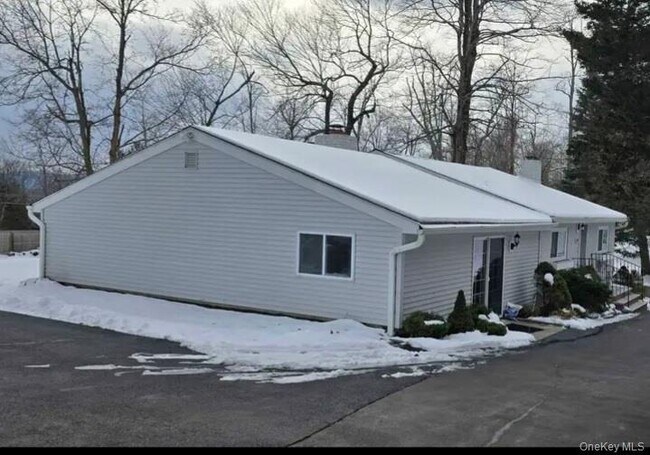 Foto del edificio - 178 Sylvan Lake Rd