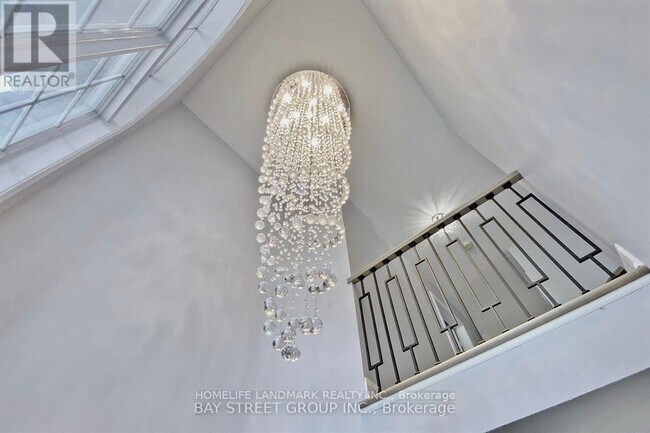 Photo du bâtiment - 25 Tower Bridge Crescent