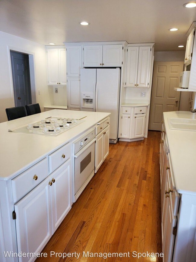 Foto del edificio - 4 br, 2.5 bath House - 6110 S Pittsburgh St.