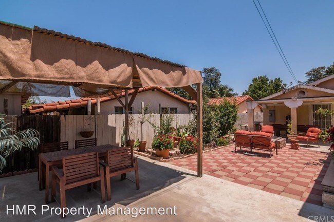Foto del edificio - 3 br, 2 bath House - 716 W. Grand Blvd