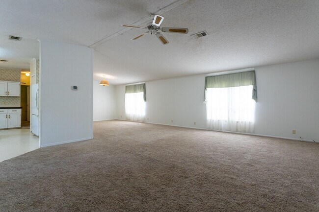 Foto del edificio - 6749 SE 65th Ave