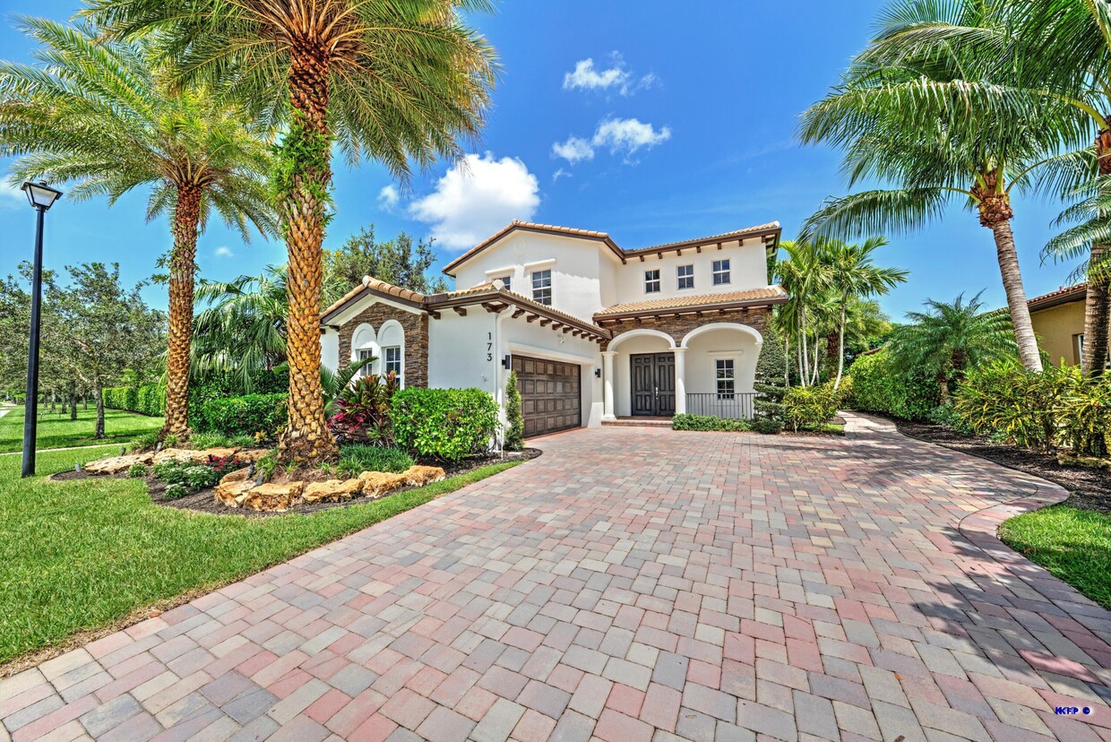 Primary Photo - 173 Andros Harbour Pl