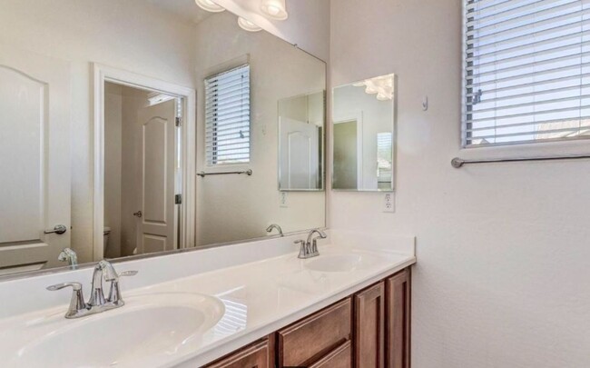 Foto del edificio - 14568 W Maui Ln