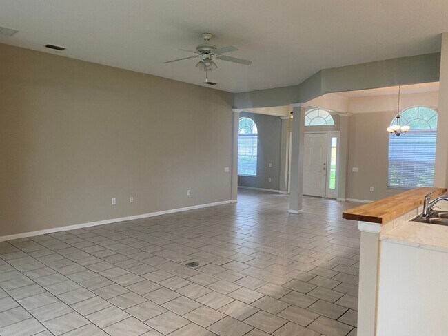 Foto del edificio - 4 br, 3 bath House - 2008 SAMANTHA LANE