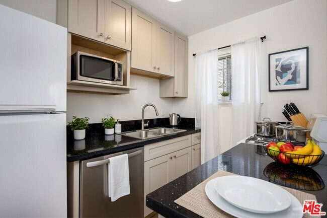 Foto del edificio - 3620 S Budlong Ave