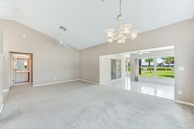 Foto del edificio - 2201 McGregor Park Cir